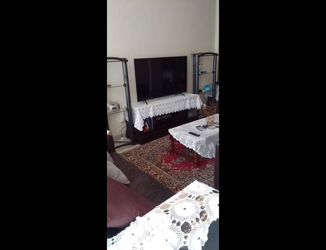 3 BEDROOM APARTMENT FOR SALE IN YEOVILLE